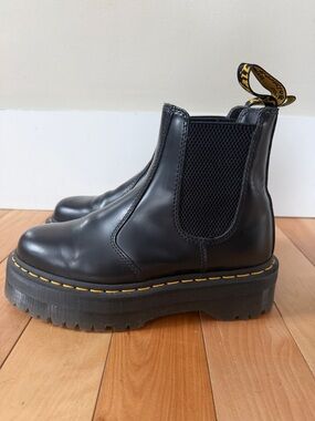Dr. Martens 2976 Quad Smooth Leather Platform Chelsea Boots
